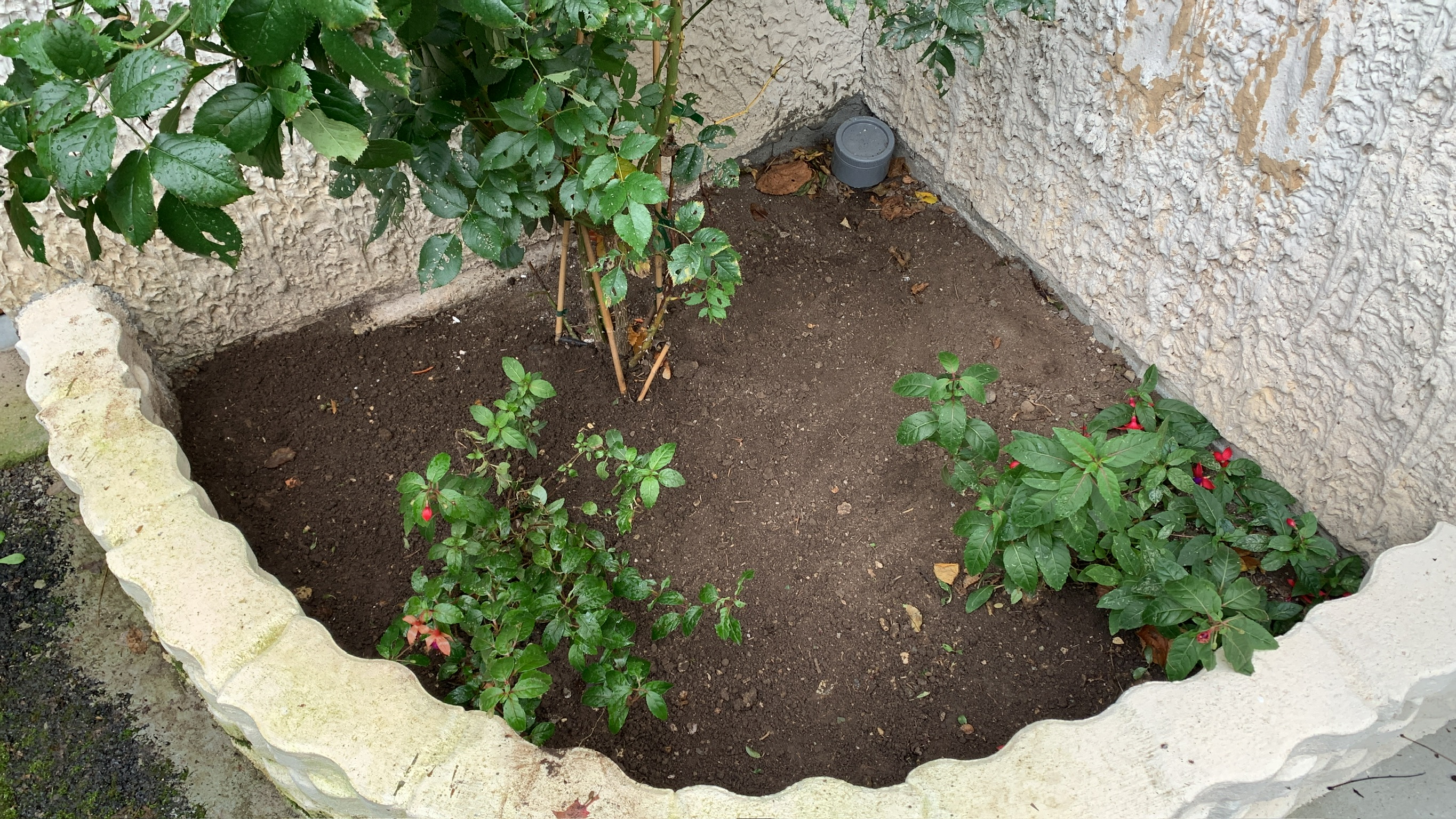Jardinières et petits ouvrages de jardin